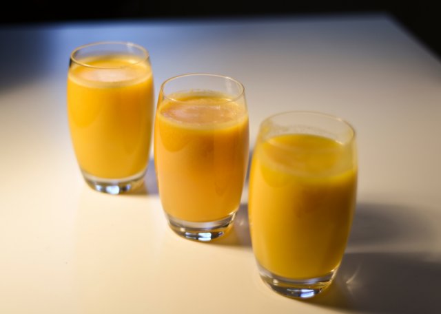 Jugo de calabaza en casa para el invierno.