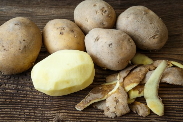 pelar patatas
